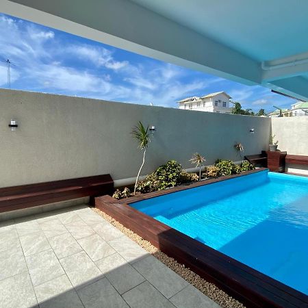 Sandstone Apartment A Walk To The Beach Flic en Flac Bagian luar foto