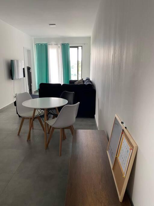 Sandstone Apartment A Walk To The Beach Flic en Flac Bagian luar foto