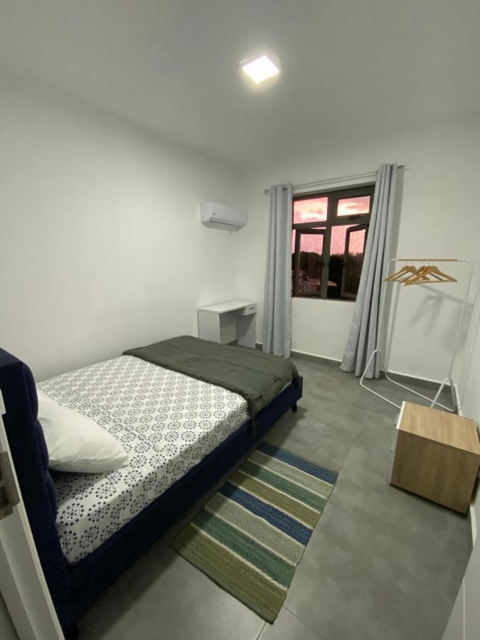 Sandstone Apartment A Walk To The Beach Flic en Flac Bagian luar foto