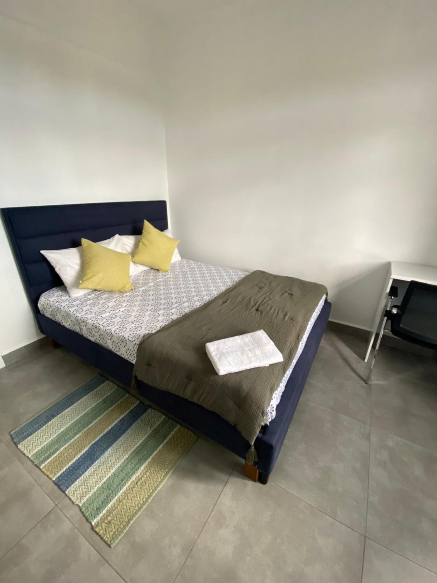 Sandstone Apartment A Walk To The Beach Flic en Flac Bagian luar foto